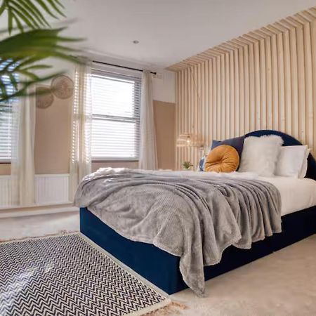 Вилла The Zen Den With Hot Tub And Garden Лондон Экстерьер фото